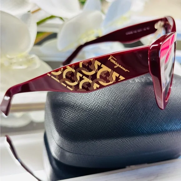 Salvatore Ferragamo Deep Red Cat-Eye Sunglasses - Picture 4 of 7